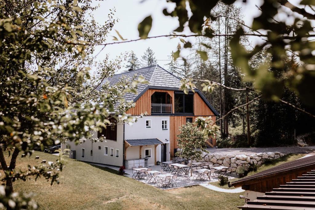 Das Schutzhaus-Bed And Breakfast-Dein Basislager Im Salzkammergut Bad Aussee Bagian luar foto