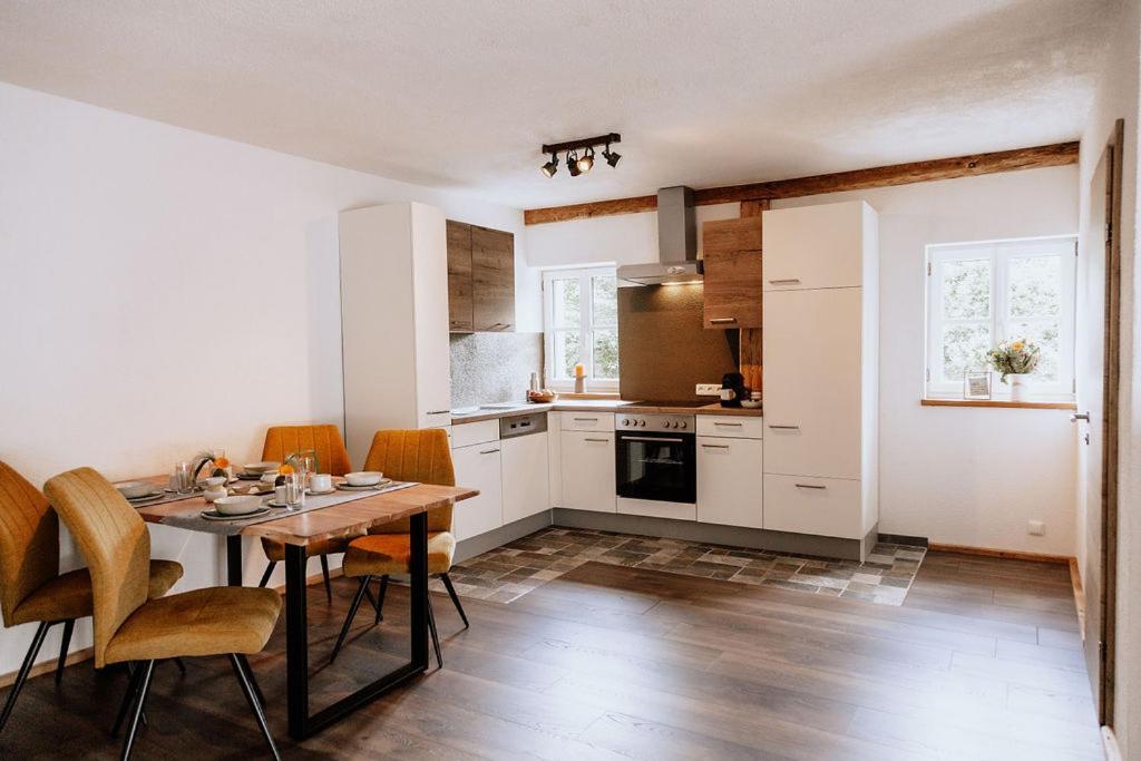 Das Schutzhaus-Bed And Breakfast-Dein Basislager Im Salzkammergut Bad Aussee Bagian luar foto